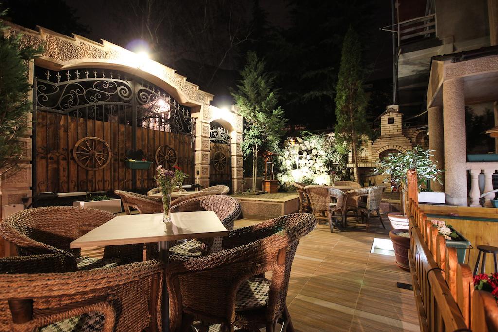 Hotel Villa Ragusa Скопие Екстериор снимка