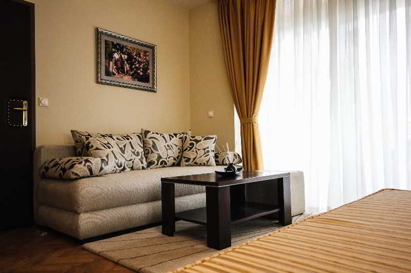 Hotel Villa Ragusa Скопие Екстериор снимка